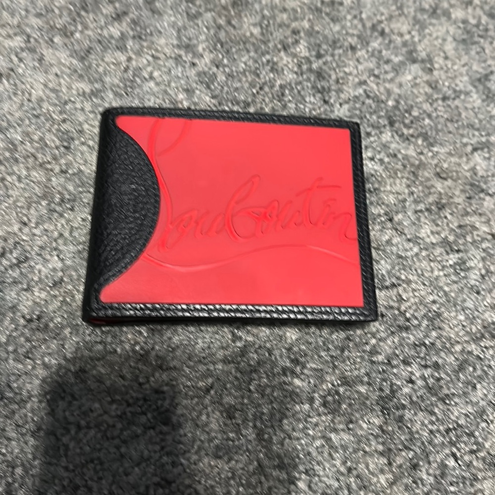 Barley used CL men’s wallet